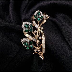Rare Find Vintage 1950s Trifari Pat Patern Signed Gold-Tone Green & Clear Rhines